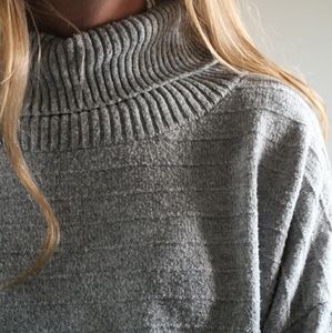 OLD NAVY SWEATER